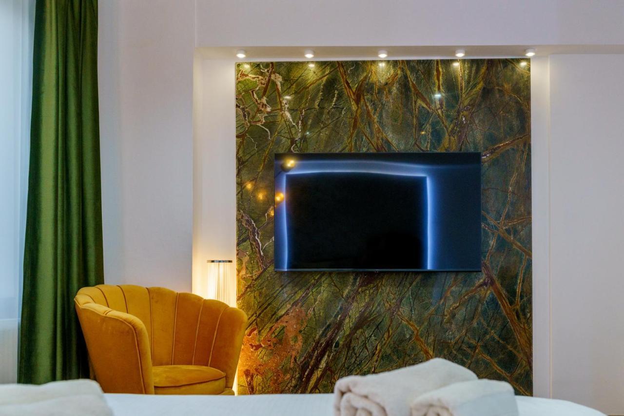 Main Square 5 Star Luxury Apartment With View คลูจ-นาโปกา ภายนอก รูปภาพ