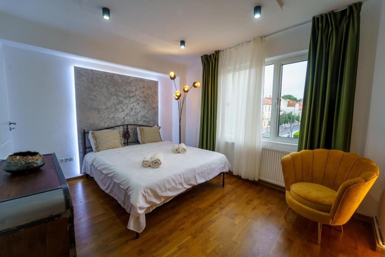 Main Square 5 Star Luxury Apartment With View คลูจ-นาโปกา ภายนอก รูปภาพ