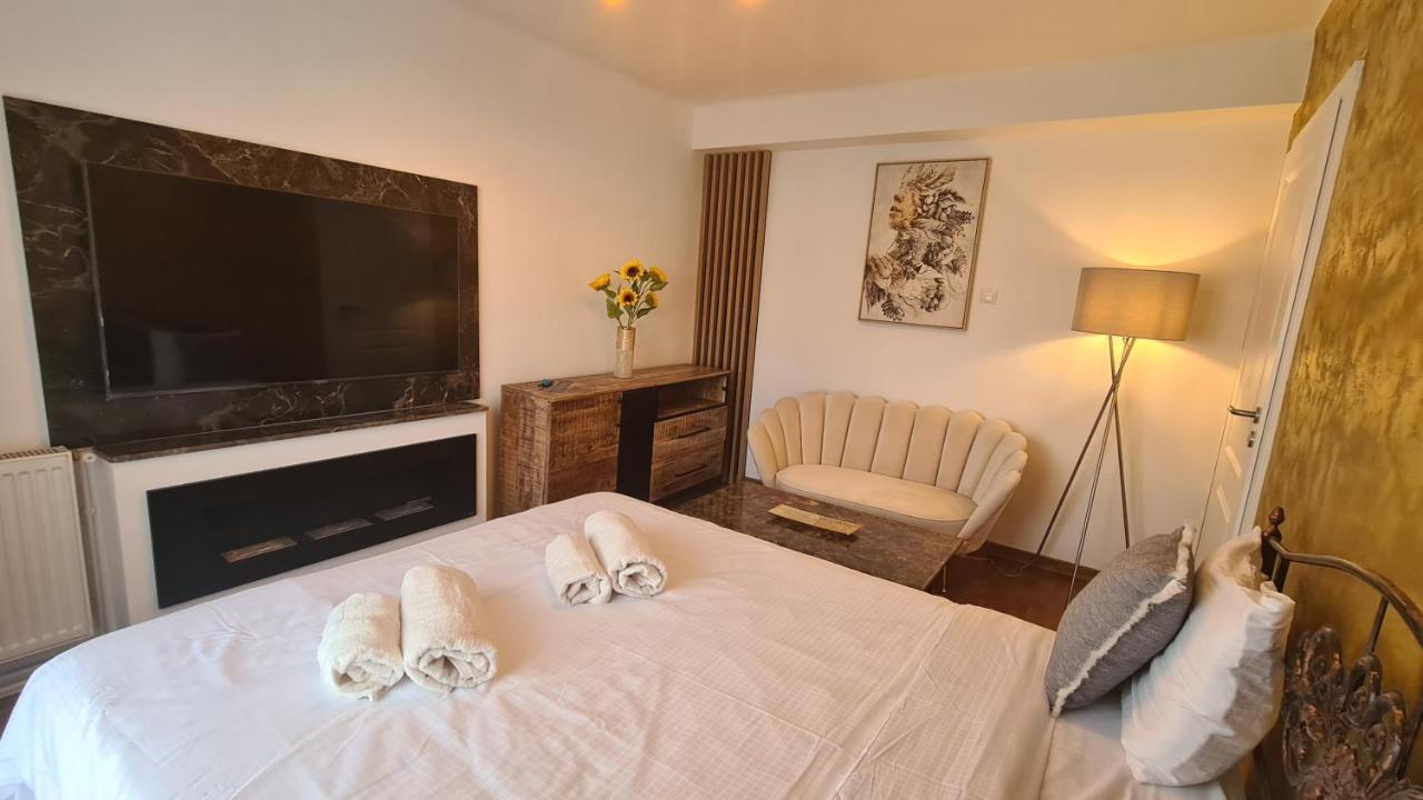 Main Square 5 Star Luxury Apartment With View คลูจ-นาโปกา ภายนอก รูปภาพ
