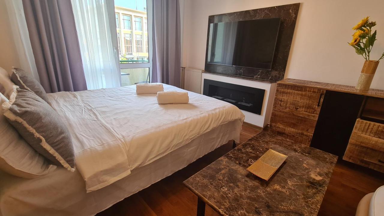Main Square 5 Star Luxury Apartment With View คลูจ-นาโปกา ภายนอก รูปภาพ
