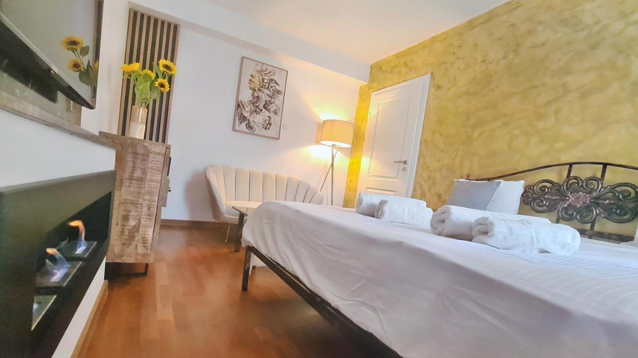Main Square 5 Star Luxury Apartment With View คลูจ-นาโปกา ภายนอก รูปภาพ